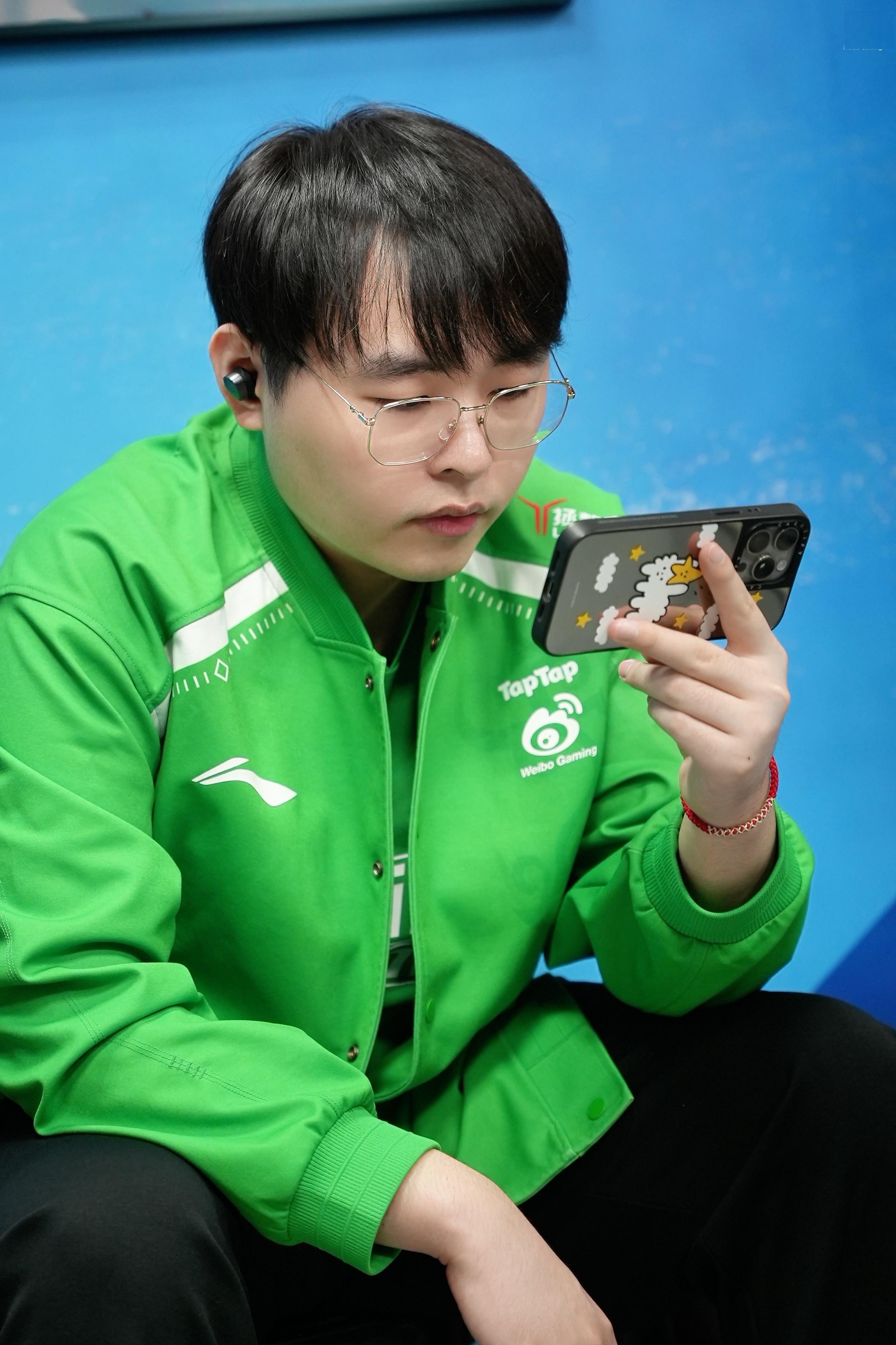 关于DFM翻盘WBG，JackeyLove拿下关键大龙焦点之战2025世界赛，技惊四座的信息