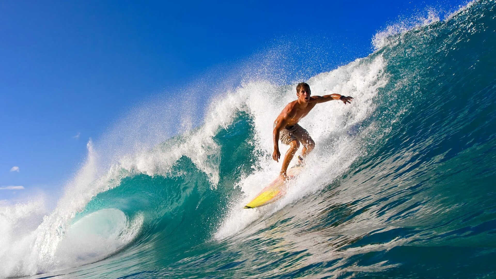 从板凳匪徒到关键先生,戴斯蒙德·贝恩如何在季后赛之夜点燃灰熊逆袭之火?